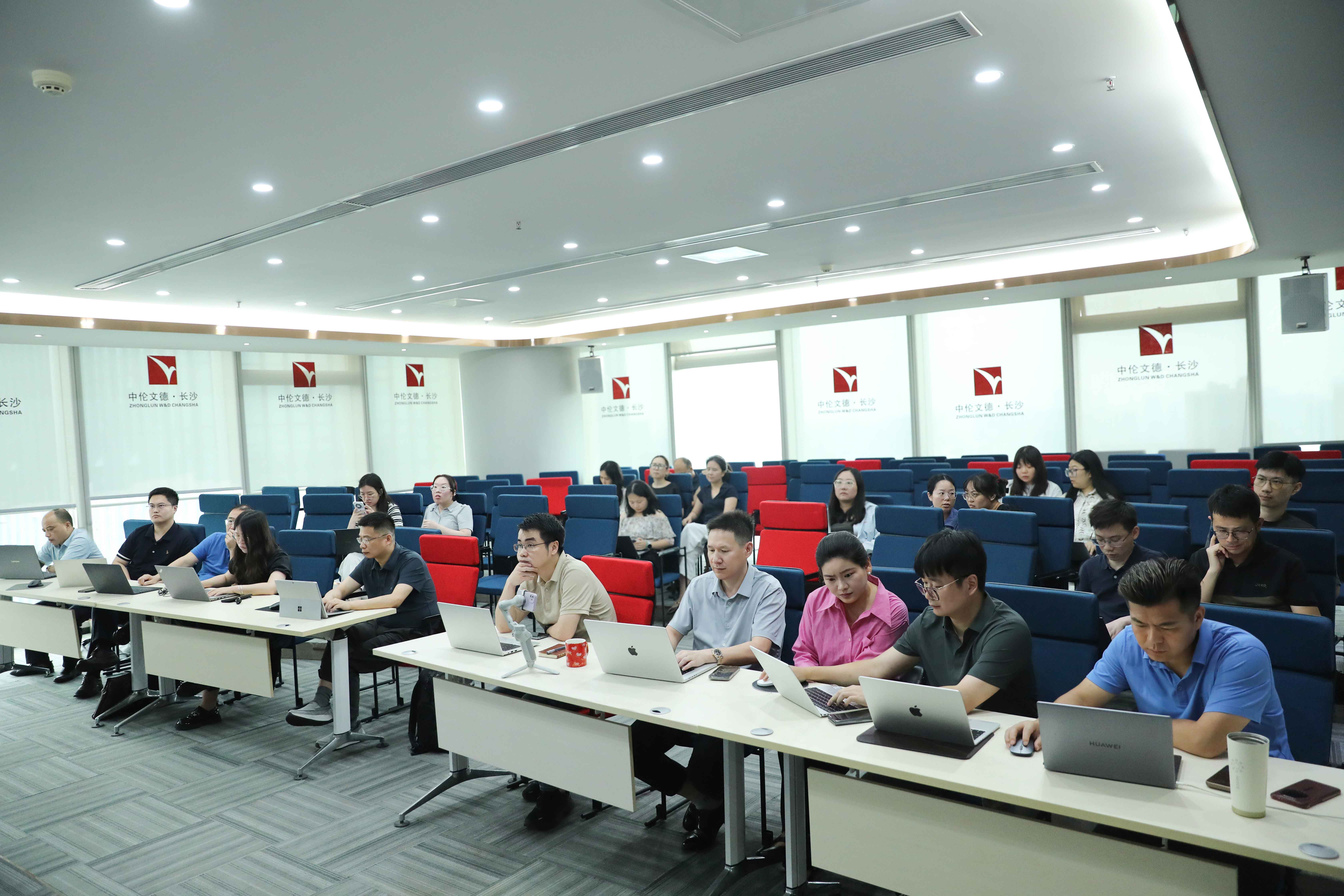 资讯｜本所举办“律师AI案卷审查分享交流”，推动法律科技内化落地